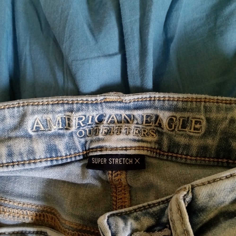 American eagle light blue ripped jeans - Picture 2 of 4
